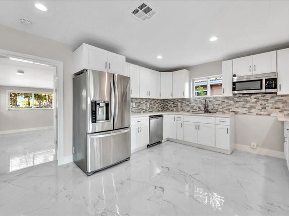 2117 Coral Gardens Dr, Wilton Manors FL 33306