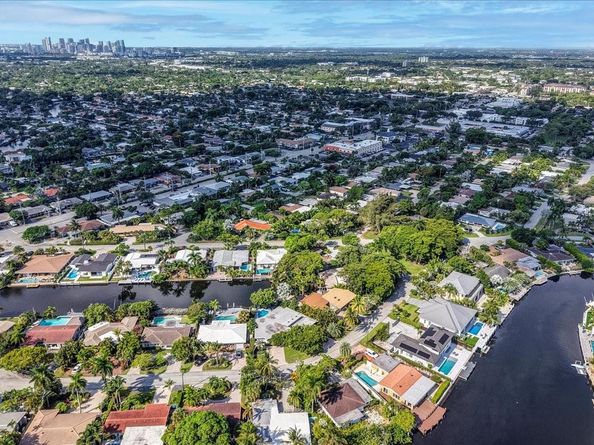 2117 Coral Gardens Dr, Wilton Manors FL 33306