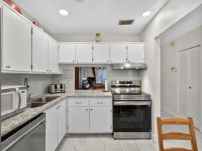224 LAKE CONSTANCE Drive 224, West Palm Beach FL 33411