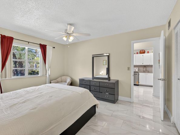 224 LAKE CONSTANCE Drive 224, West Palm Beach FL 33411