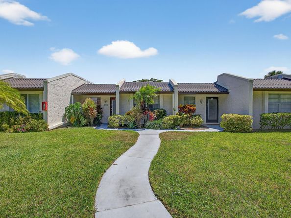 224 LAKE CONSTANCE Drive 224, West Palm Beach FL 33411