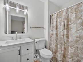 224 LAKE CONSTANCE Drive 224, West Palm Beach FL 33411
