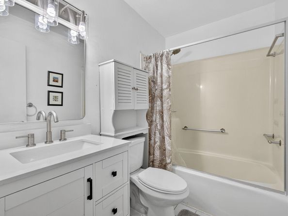 224 LAKE CONSTANCE Drive 224, West Palm Beach FL 33411