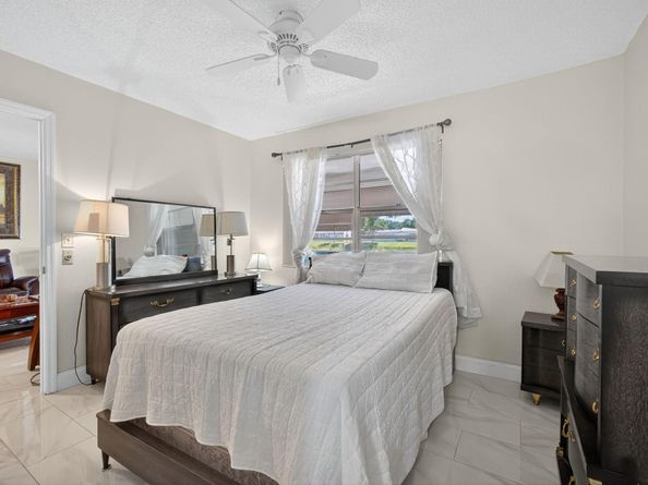 224 LAKE CONSTANCE Drive 224, West Palm Beach FL 33411