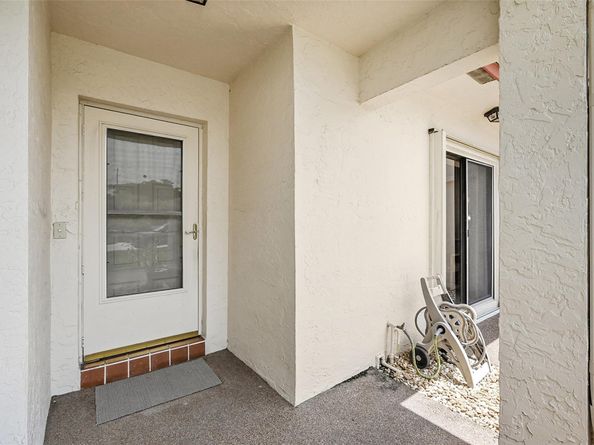 37 Lakeside Cir 194, Sunrise FL 33326