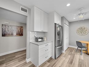 37 Lakeside Cir 194, Sunrise FL 33326