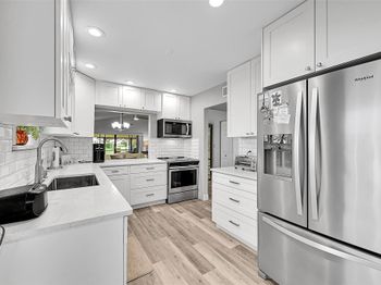 37 Lakeside Cir