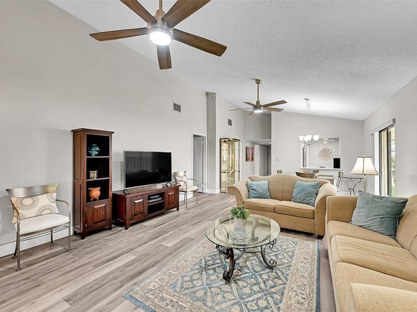37 Lakeside Cir 194, Sunrise FL 33326
