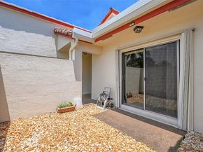 37 Lakeside Cir 194, Sunrise FL 33326