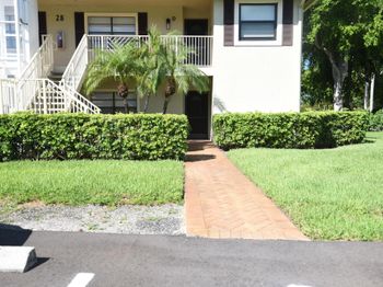 28 Stratford Lane