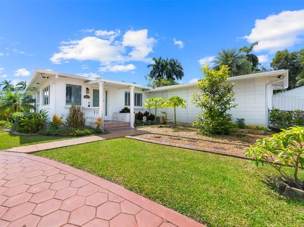 2910 Johnson St, Hollywood FL 33020