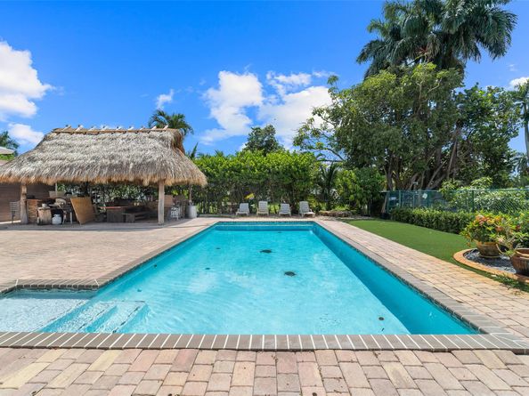 2910 Johnson St, Hollywood FL 33020