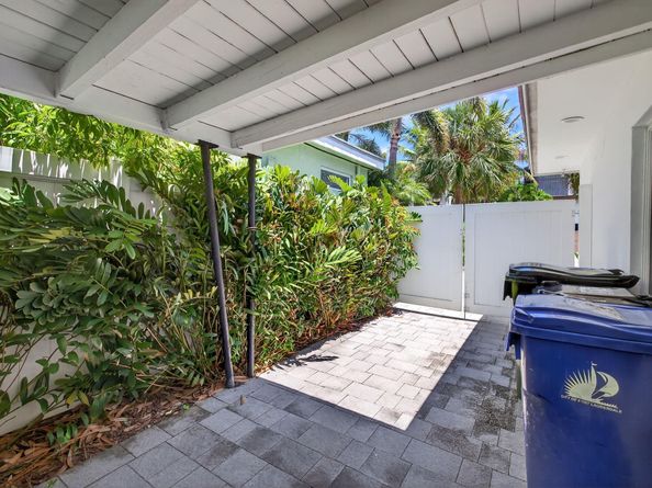 2925 N Atlantic Bl, Fort Lauderdale FL 33308