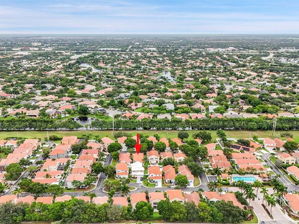 11034 NW 46th Dr, Coral Springs FL 33076