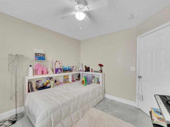 11034 NW 46th Dr, Coral Springs FL 33076