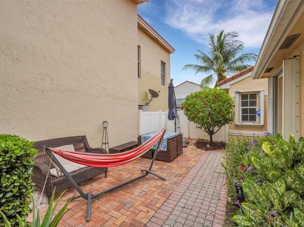 11034 NW 46th Dr, Coral Springs FL 33076