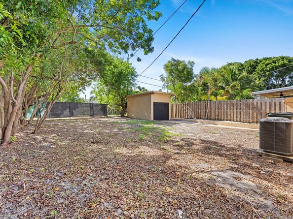 825 N K Street, Lake Worth Beach FL 33460