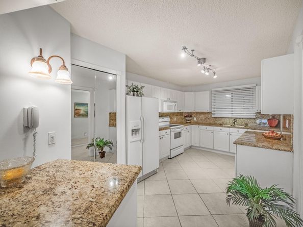 3525 S Ocean 107 Boulevard 107, South Palm Beach FL 33480