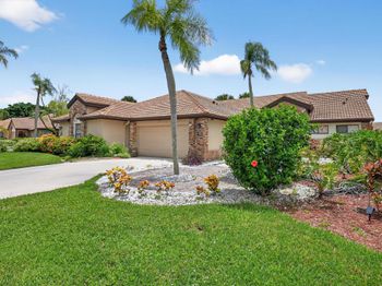 7182 Le Chalet Boulevard