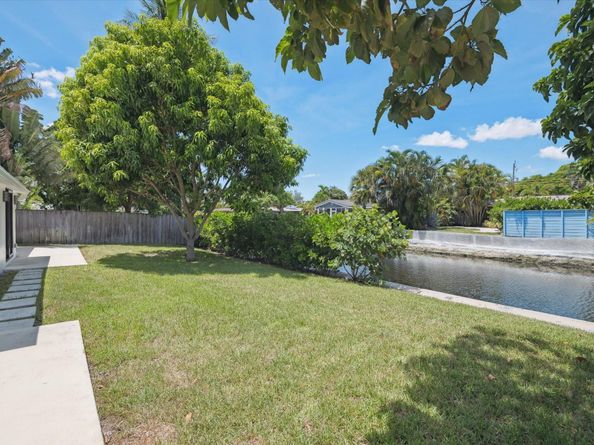 1789 NE 35th St, Oakland Park FL 33334
