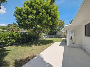 1789 NE 35th St, Oakland Park FL 33334