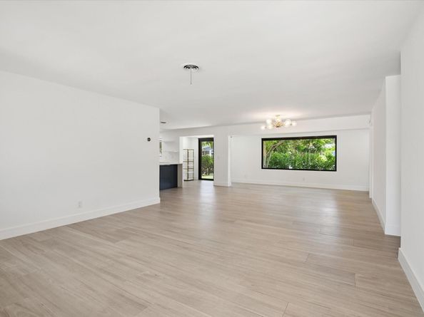 1789 NE 35th St, Oakland Park FL 33334