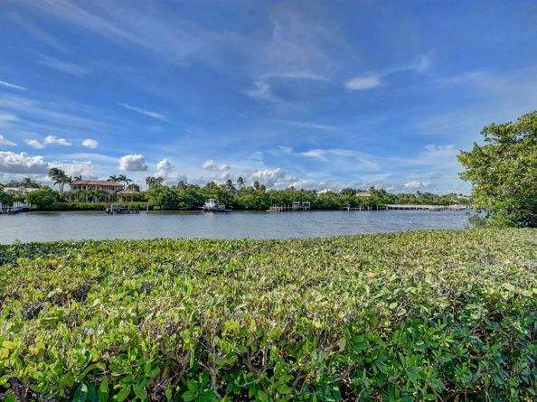 3605 S Ocean Boulevard 318, South Palm Beach FL 33480