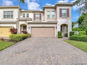 1105 Banyan Dr