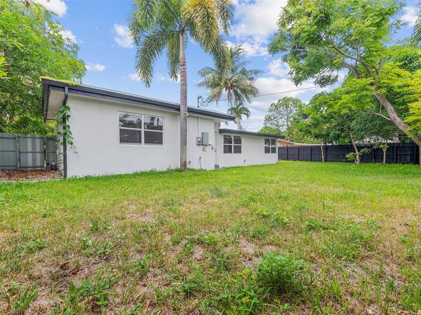 3531 NW 1st Ct, Lauderhill FL 33311