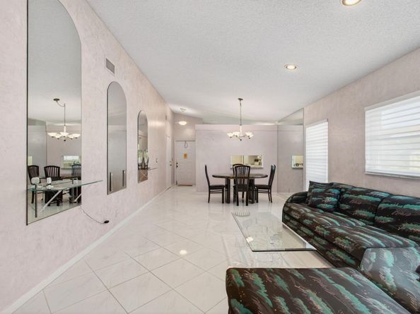 8157 Springtree Road, Boca Raton FL 33496