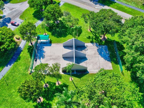 8157 Springtree Road, Boca Raton FL 33496