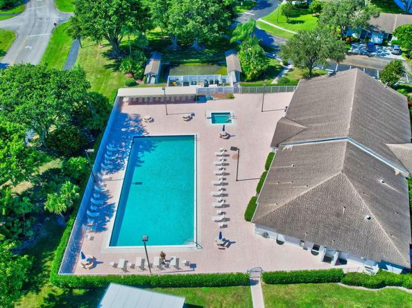 8157 Springtree Road, Boca Raton FL 33496