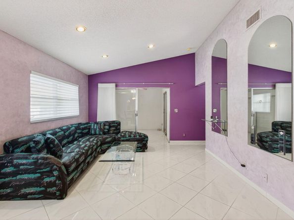 8157 Springtree Road, Boca Raton FL 33496