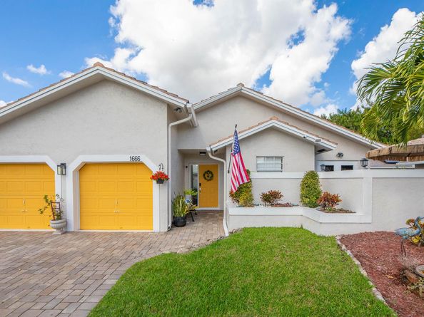 1666 NW 106 Ter Terrace, Coral Springs FL 33071