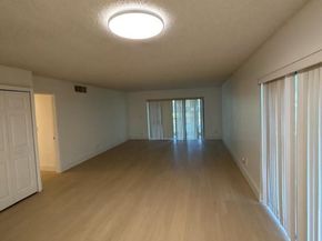 235 Lakeview Dr 104, Weston FL 33326