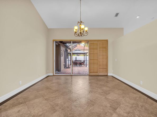 5523 NW 57th Ter, Coral Springs FL 33067