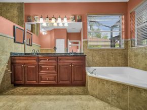 5523 NW 57th Ter, Coral Springs FL 33067