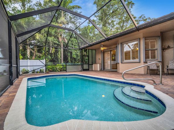 5523 NW 57th Ter, Coral Springs FL 33067