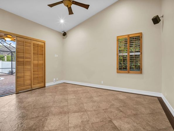 5523 NW 57th Ter, Coral Springs FL 33067