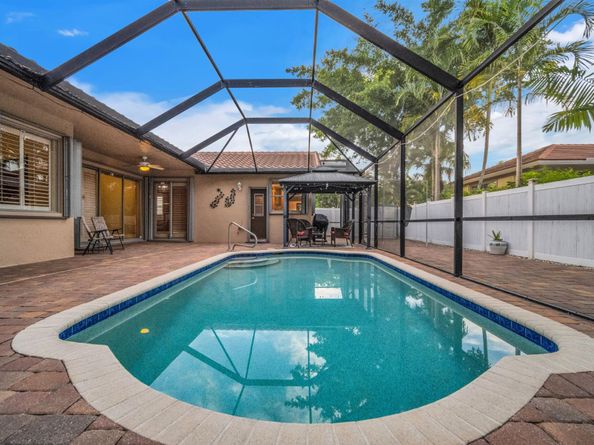 5523 NW 57th Ter, Coral Springs FL 33067