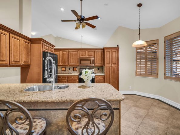 5523 NW 57th Ter, Coral Springs FL 33067