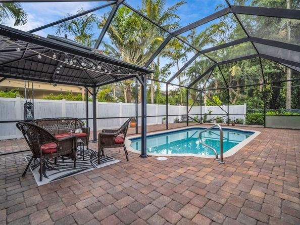 5523 NW 57th Ter, Coral Springs FL 33067