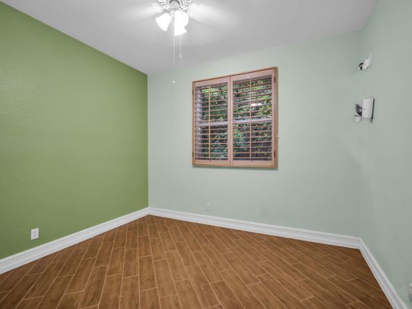 5523 NW 57th Ter, Coral Springs FL 33067