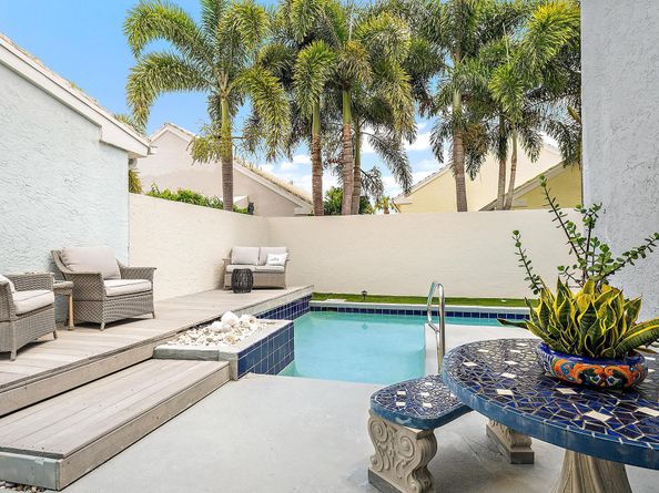 41 Windsor Lane, Palm Beach Gardens FL 33418
