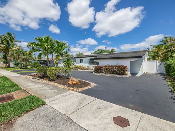101 NE 57th Court, Fort Lauderdale FL 33334