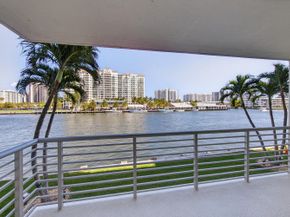 2900 NE 30th Street NE L2, Fort Lauderdale FL 33306