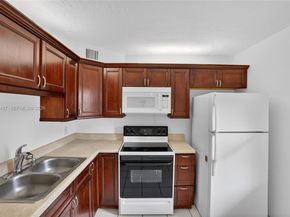 2821 Somerset Drive 317, Lauderdale Lakes FL 33311