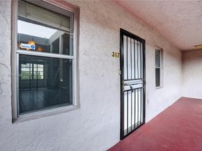 2821 Somerset Drive 317, Lauderdale Lakes FL 33311