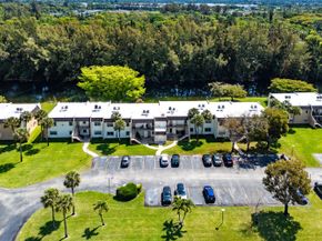 130 Lake Meryl Drive 228, West Palm Beach FL 33411