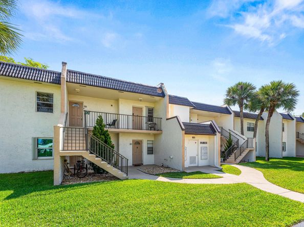 130 Lake Meryl Drive 228, West Palm Beach FL 33411